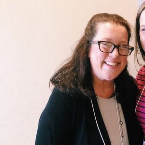 Meet your Posher, Debbie